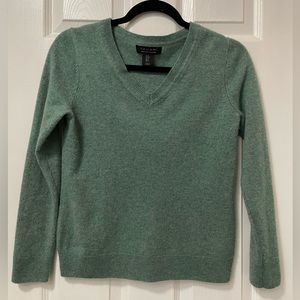 Tahari 100% 2-ply cashmere sweater